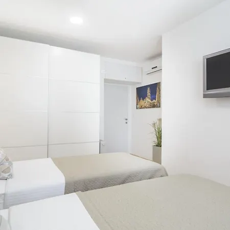 Dom wakacyjny Aspalathos - With Free Parking, Near The Beach, A Few Minutes' Walking Distance To The Unesco Palace