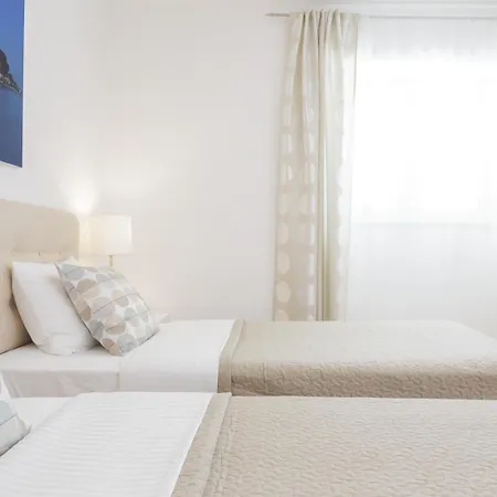 Dom wakacyjny Aspalathos - With Free Parking, Near The Beach, A Few Minutes' Walking Distance To The Unesco Palace Split