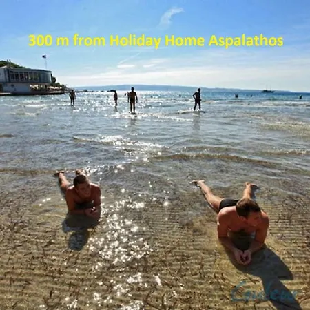 Dom wakacyjny Aspalathos - With Free Parking, Near The Beach, A Few Minutes' Walking Distance To The Unesco Palace