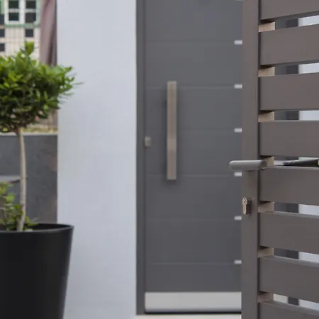 Aspalathos - With Free Parking, Near The Beach, A Few Minutes' Walking Distance To The Unesco Palace 度假居