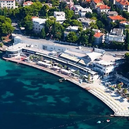 Aspalathos - With Free Parking, Near The Beach, A Few Minutes' Walking Distance To The Unesco Palace Vakantiehuis Split