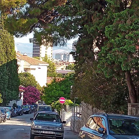 Aspalathos - With Free Parking, Near The Beach, A Few Minutes' Walking Distance To The Unesco Palace * Split