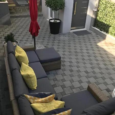 Aspalathos - With Free Parking, Near The Beach, A Few Minutes' Walking Distance To The Unesco Palace Split