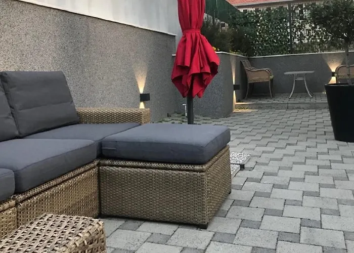 Dom wakacyjny Aspalathos - With Free Parking, Near The Beach, A Few Minutes' Walking Distance To The Unesco Palace Split