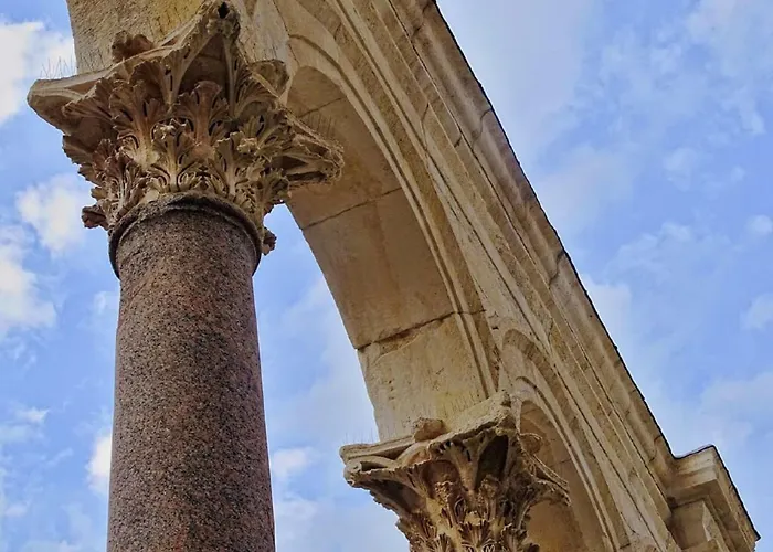 Aspalathos - With Free Parking, Near The Beach, A Few Minutes' Walking Distance To The Unesco Palace Dom wakacyjny