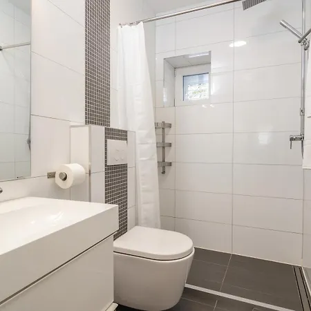 Aspalathos - With Free Parking, Near The Beach, A Few Minutes' Walking Distance To The Unesco Palace Split