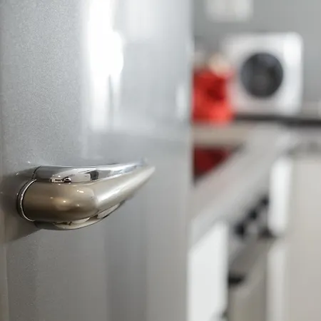 Vikendica Aspalathos - With Free Parking, Near The Beach, A Few Minutes' Walking Distance To The Unesco Palace Split