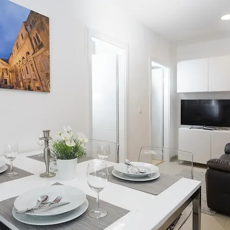 Aspalathos - With Free Parking, Near The Beach, A Few Minutes' Walking Distance To The Unesco Palace Сплит